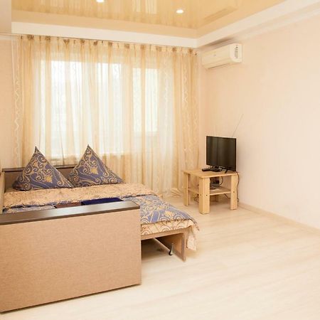 Semi-Luxury Apartment On Zaporozhskaya 9 Zaporizhia Esterno foto