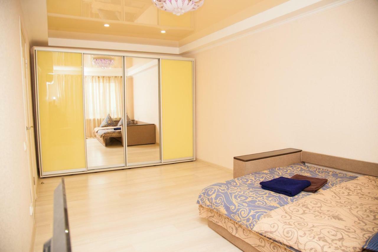 Semi-Luxury Apartment On Zaporozhskaya 9 Zaporizhia Esterno foto